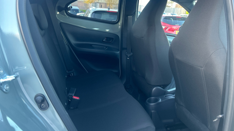 Toyota Aygo X 1.0 VVT-i Edge 5dr Petrol Hatchback